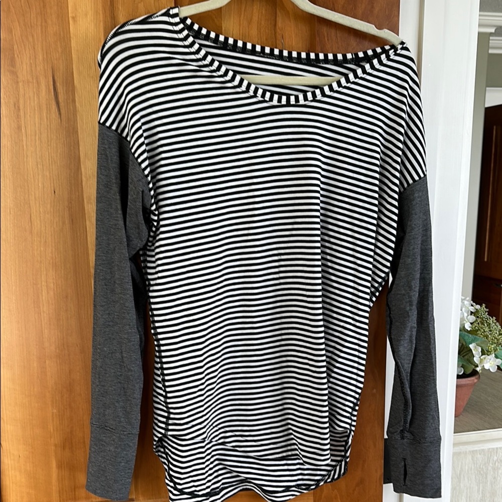 Lululemon Athletica Black and White Long Sleeve Tee